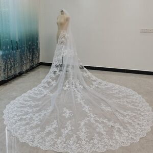 BRAND NEW - Lace Cathedral Veil in White